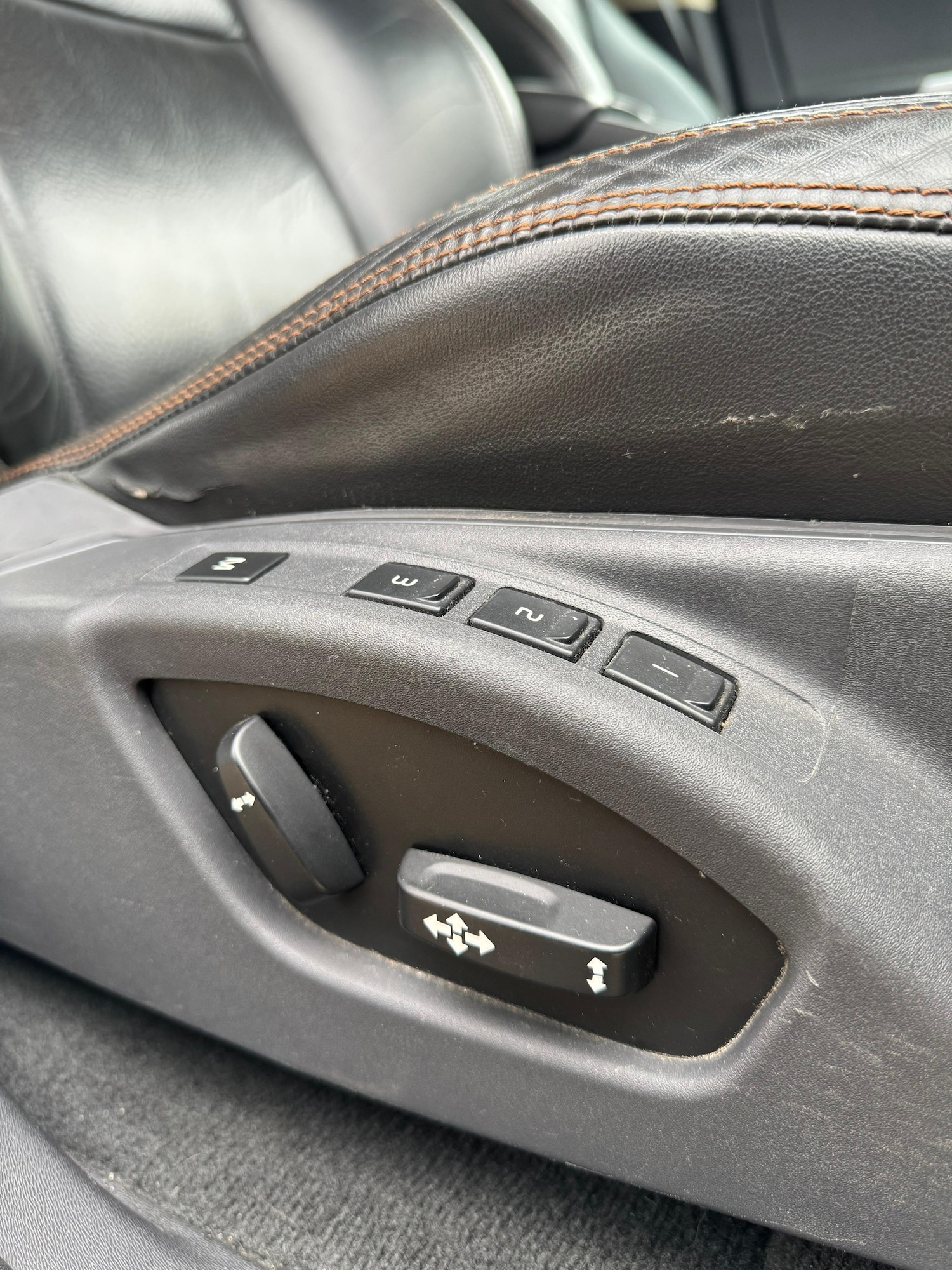 Used Volvo XC60 2011 for sale - 78060740: Photo 25