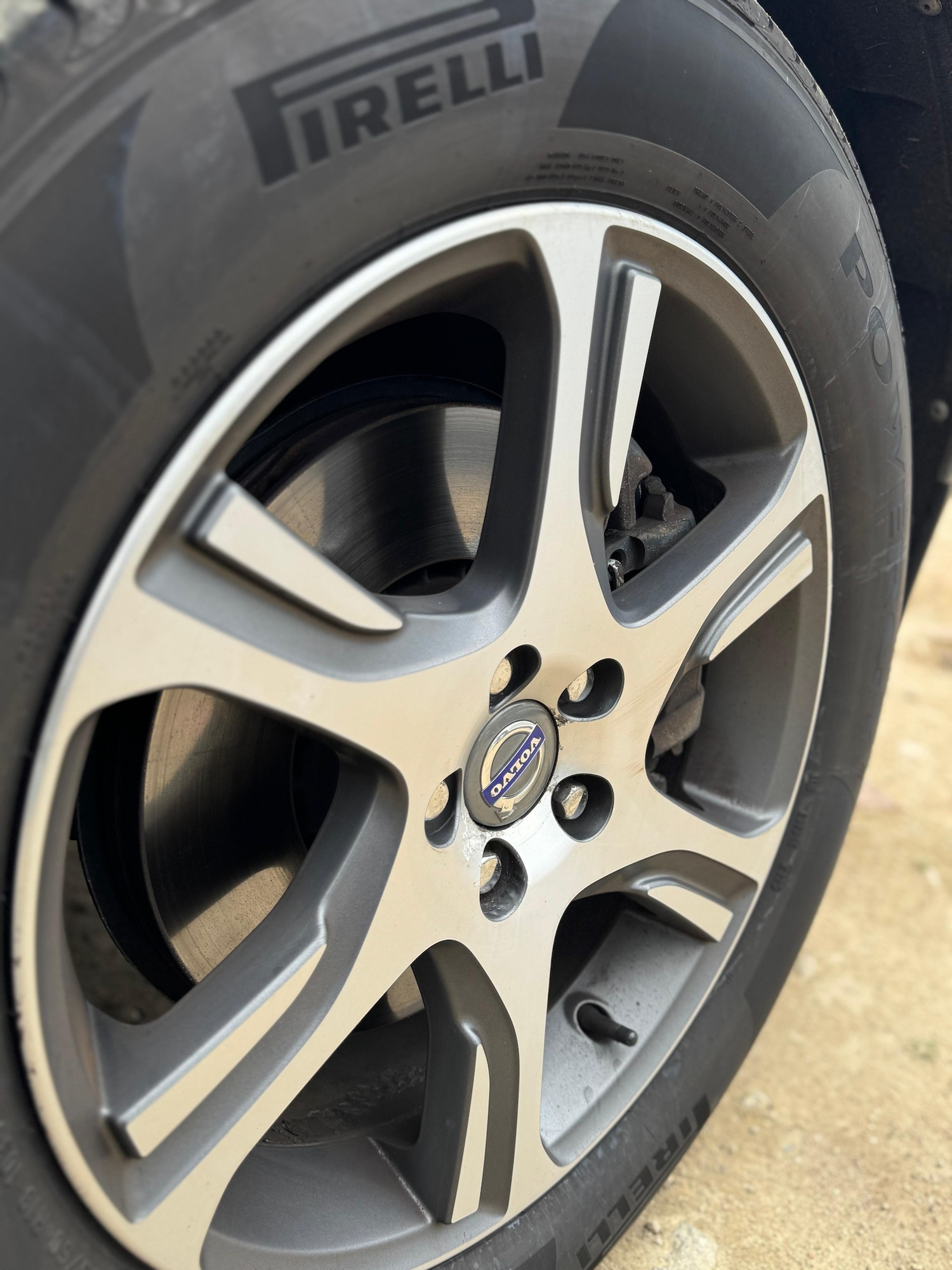 Used Volvo XC60 2011 for sale - 78060740: Photo 39