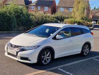 Used Honda Civic 2014 for sale - 76206142: Photo 2