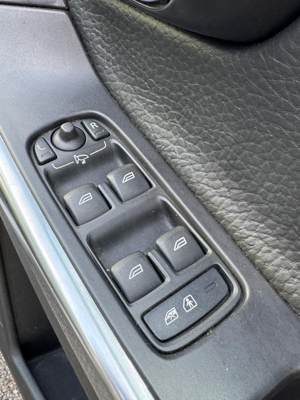 Used Volvo XC60 2012 for sale - 77379284: Photo 28