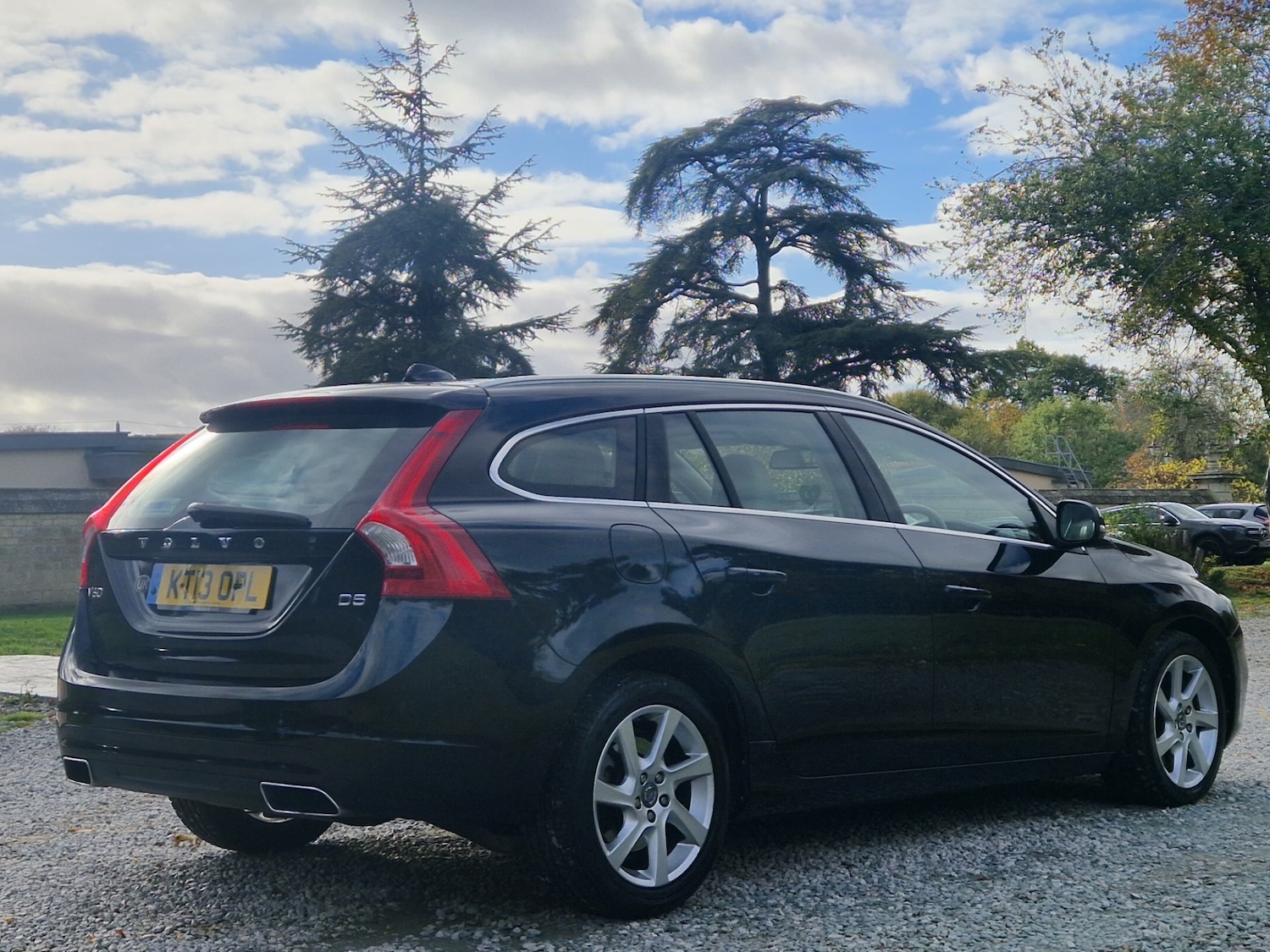 Used Volvo V60 2013 for sale - 76362979: Photo 13