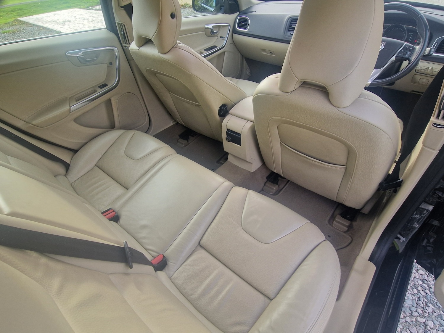 Used Volvo V60 2013 for sale - 76362979: Photo 28