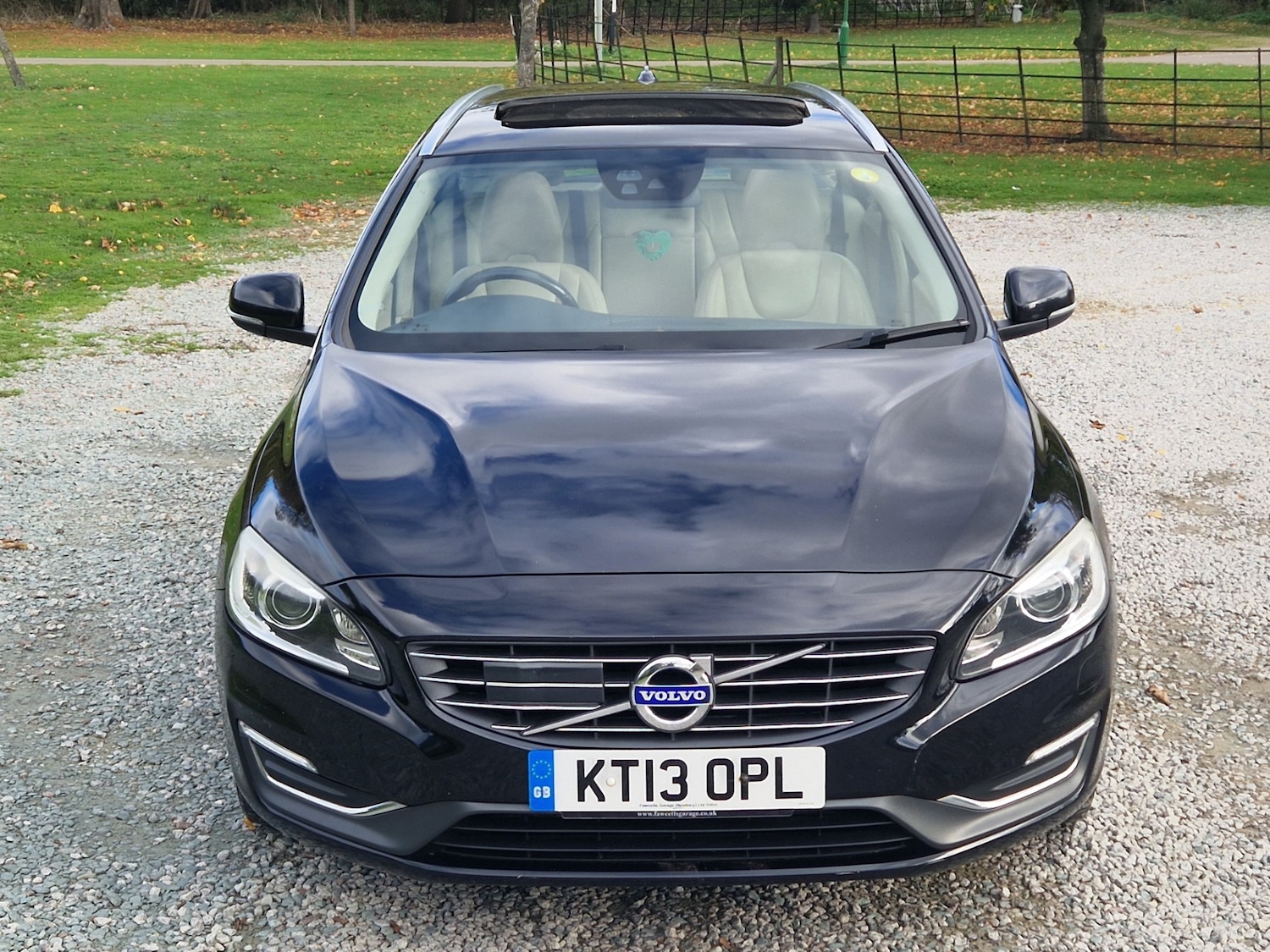 Used Volvo V60 2013 for sale - 76362979: Photo 9
