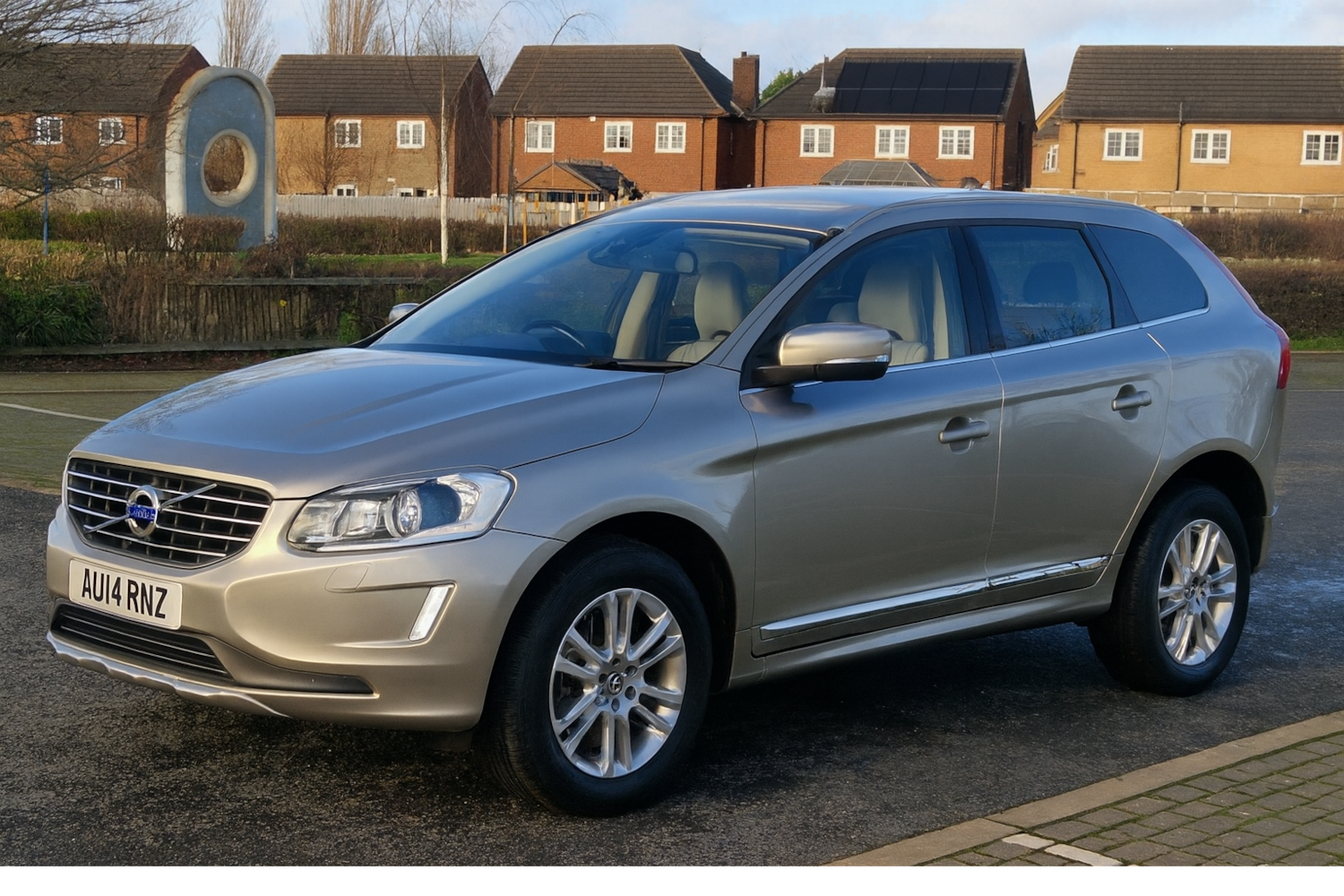 Used Volvo XC60 2014 for sale - 76741610: Photo 3