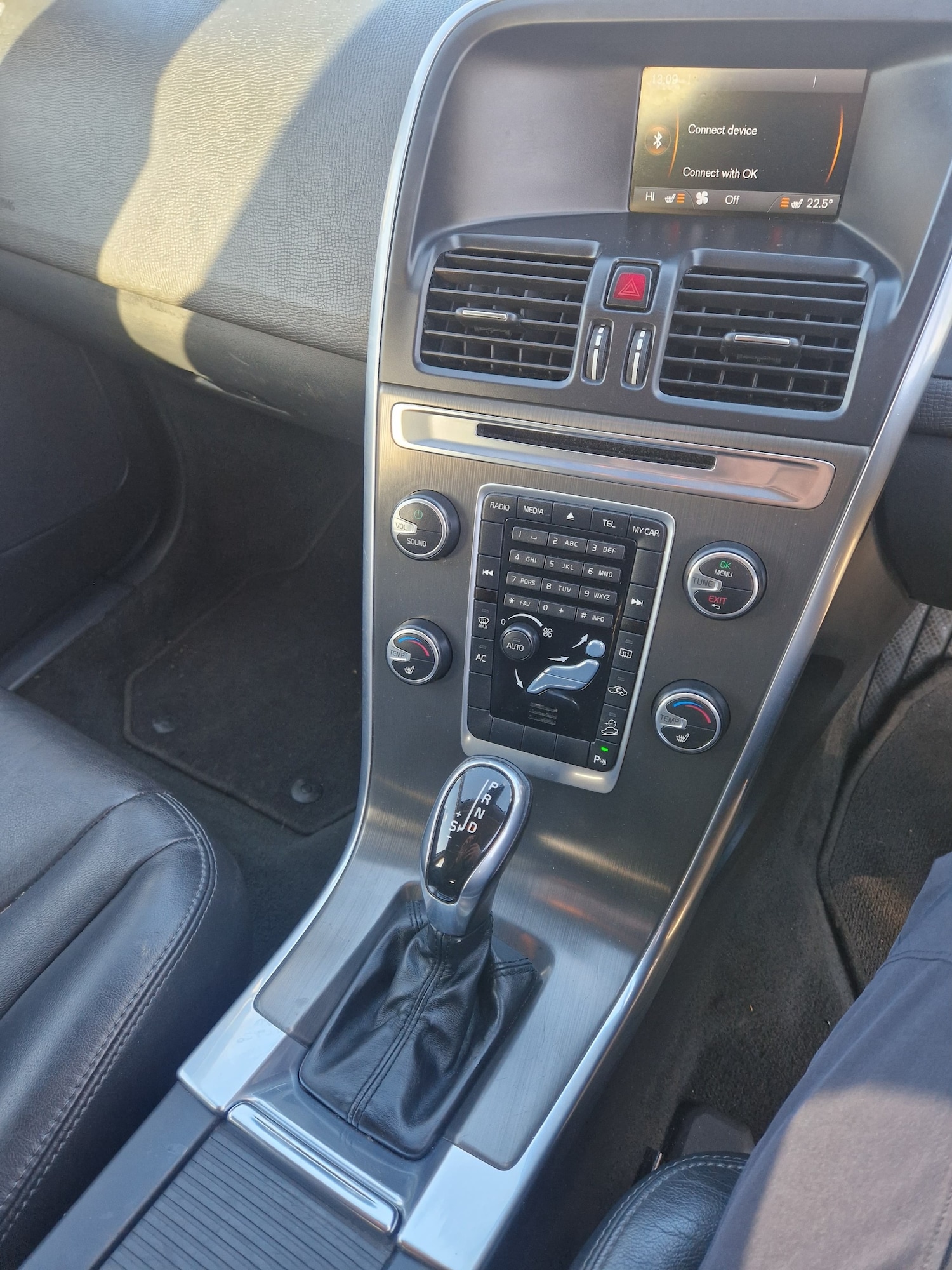 Used Volvo XC60 2014 for sale - 76741610: Photo 34