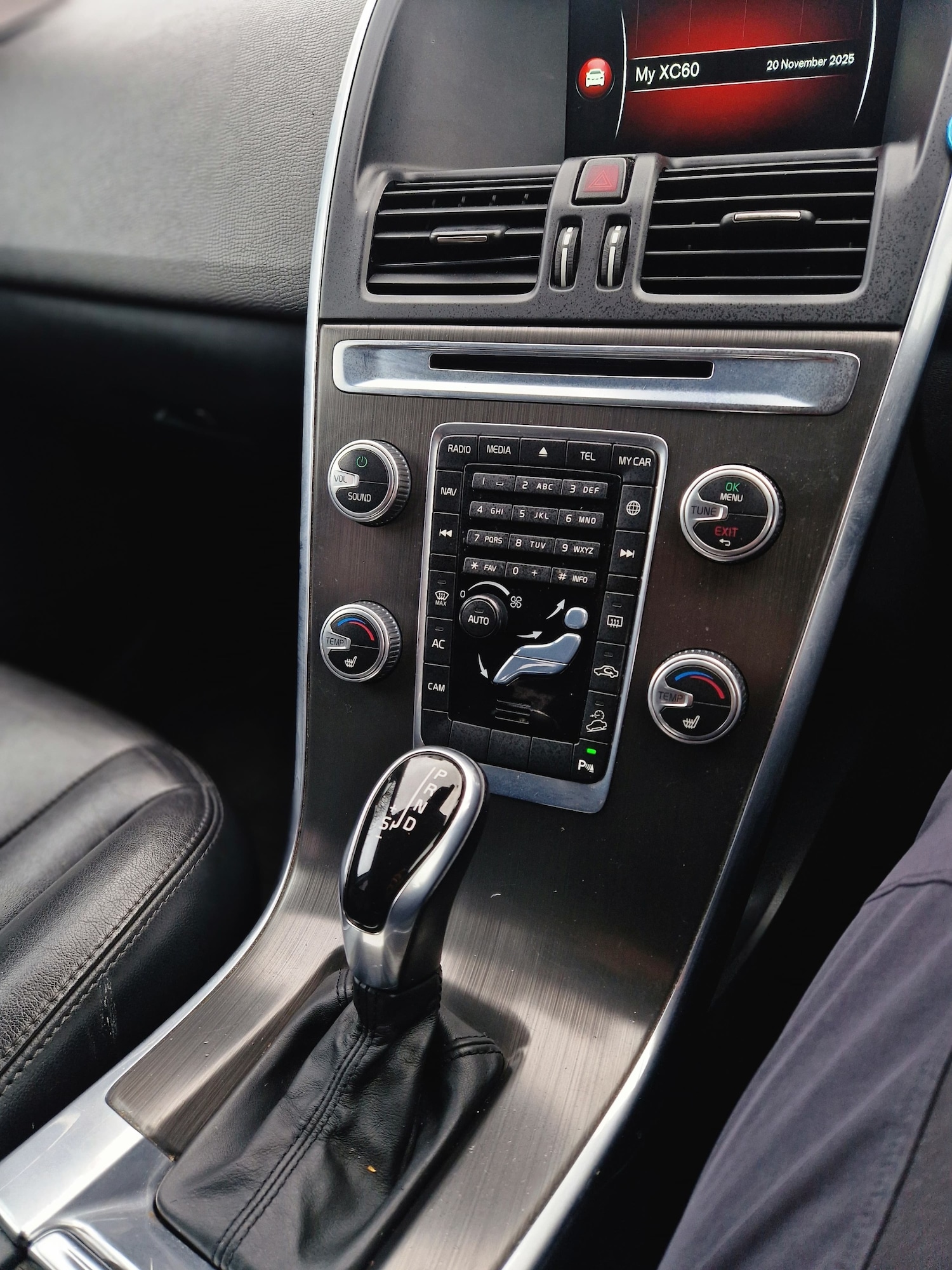 Used Volvo XC60 2014 for sale - 76616095: Photo 28