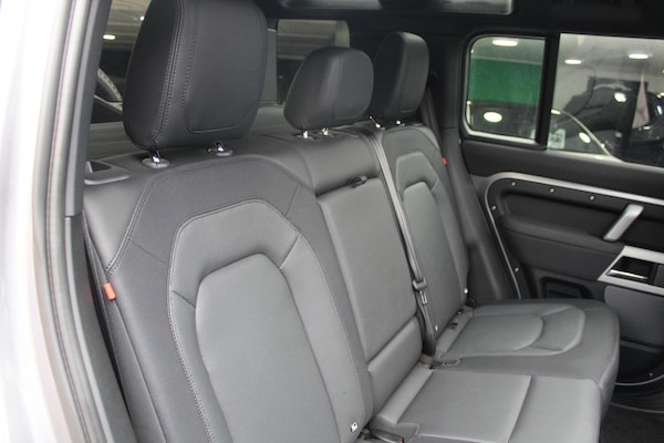 Used Land Rover Defender 110 2023 for sale - 76166395: Photo 30