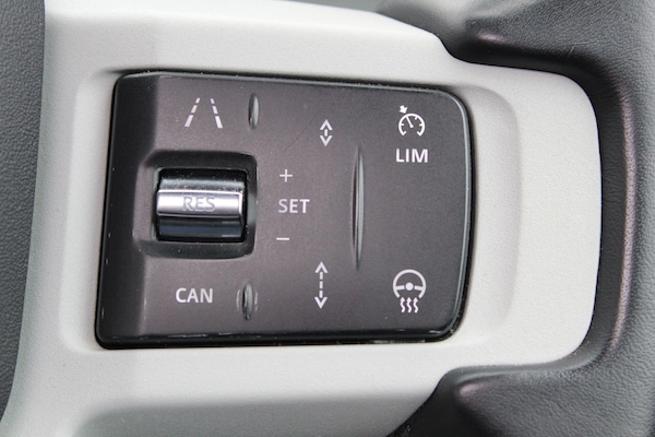 Used Land Rover Defender 110 2023 for sale - 76166395: Photo 43
