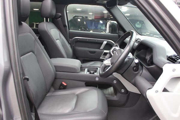 Used Land Rover Defender 110 2023 for sale - 76166395: Photo 4