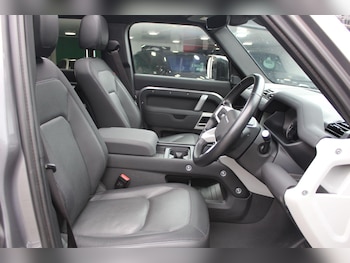 Used Land Rover Defender 110 2023 for sale - 76166395: Photo 4