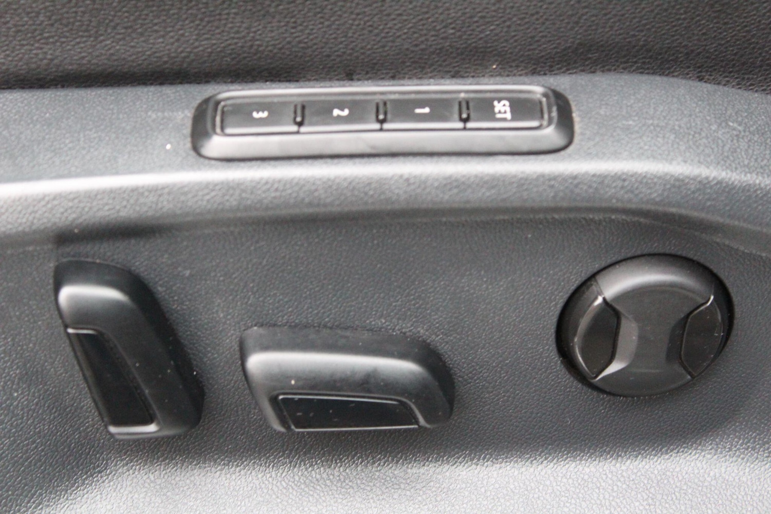 Used Volkswagen Tiguan 2016 for sale - 76573102: Photo 10