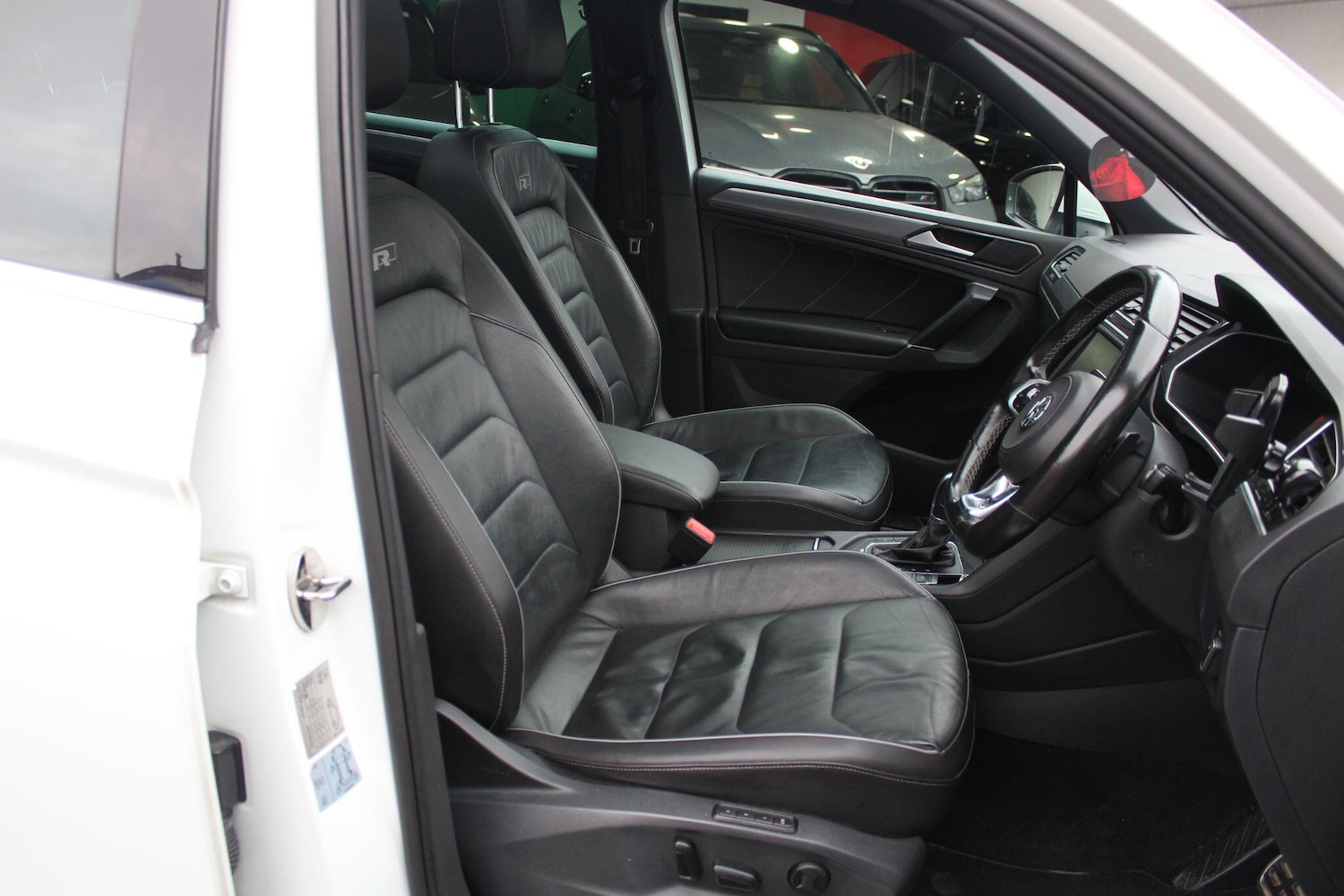 Used Volkswagen Tiguan 2016 for sale - 76573102: Photo 3