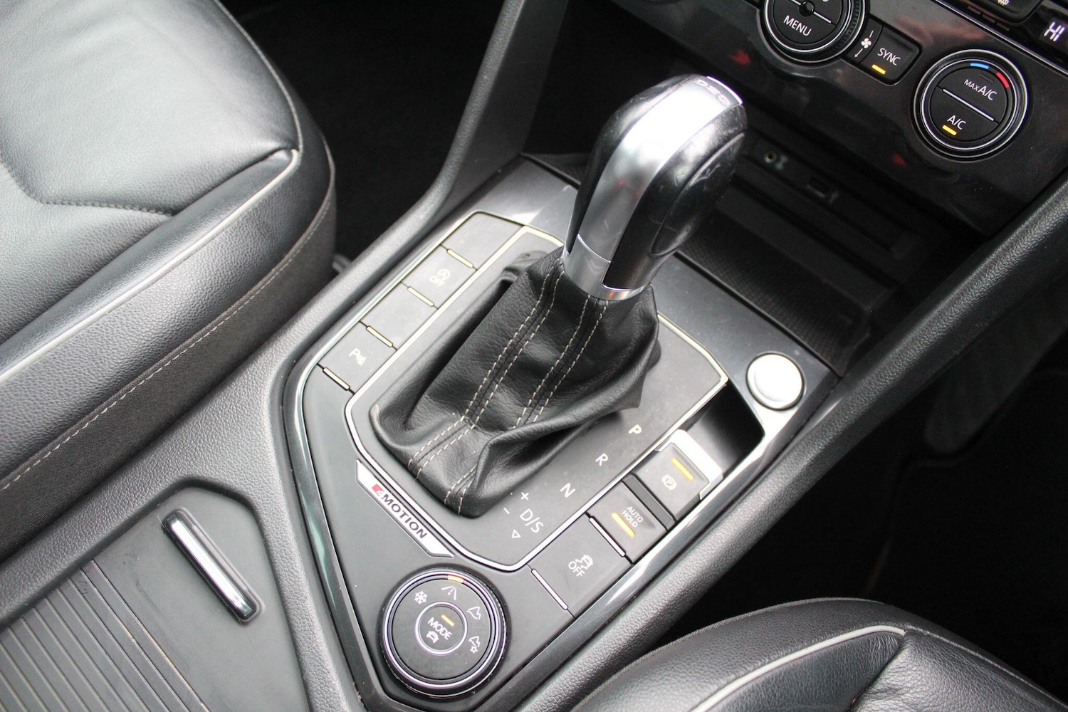 Used Volkswagen Tiguan 2016 for sale - 76573102: Photo 31