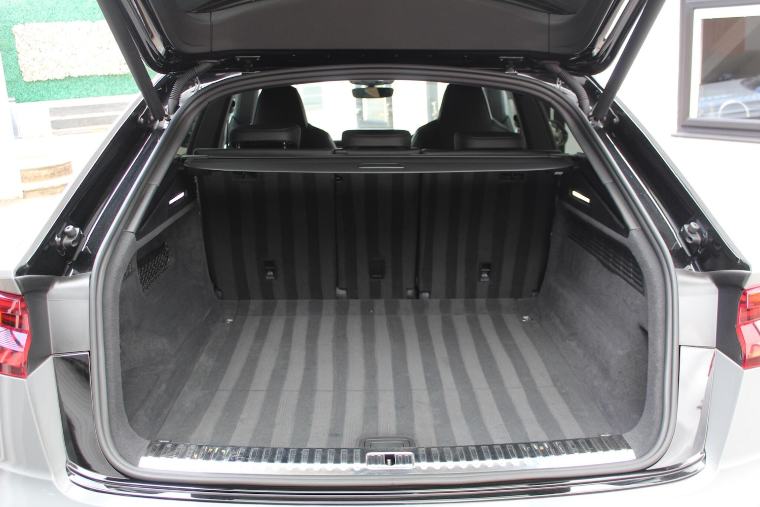 Used Audi Q8 2020 for sale - 76485452: Photo 25