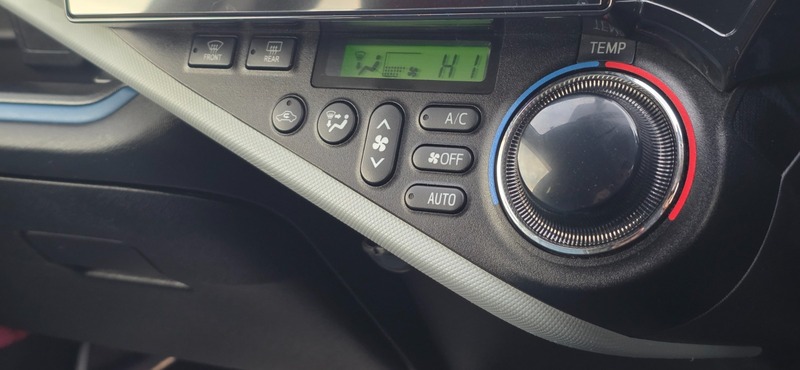 Used Toyota Yaris 2014 for sale - 77632310: Photo 39