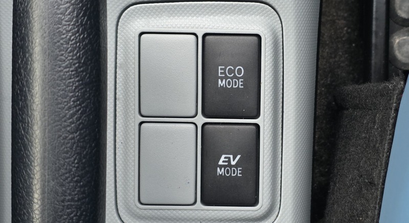 Used Toyota Yaris 2014 for sale - 77632310: Photo 41