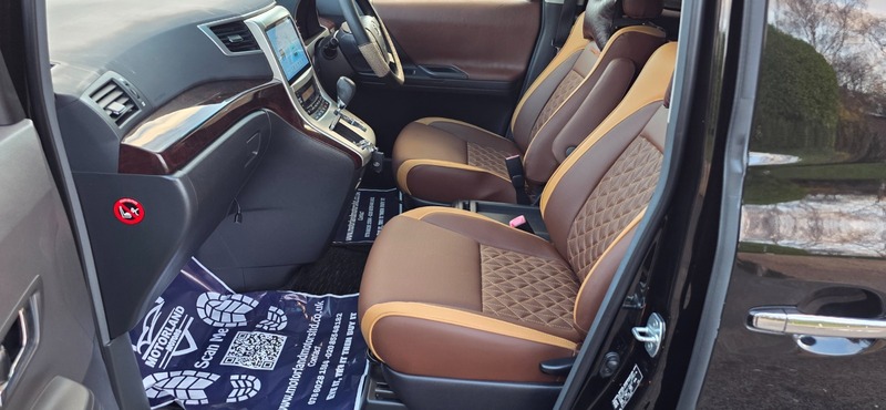 Used Toyota Vellfire 2012 for sale - 76605370: Photo 27