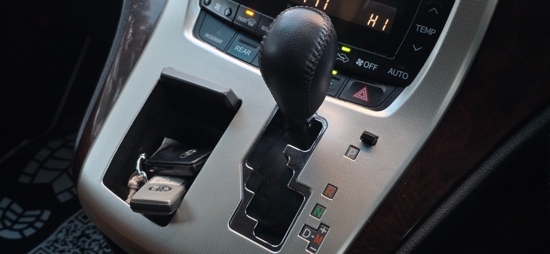 Used Toyota Vellfire 2012 for sale - 76605370: Photo 44