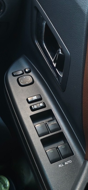 Used Toyota Vellfire 2012 for sale - 76605370: Photo 46