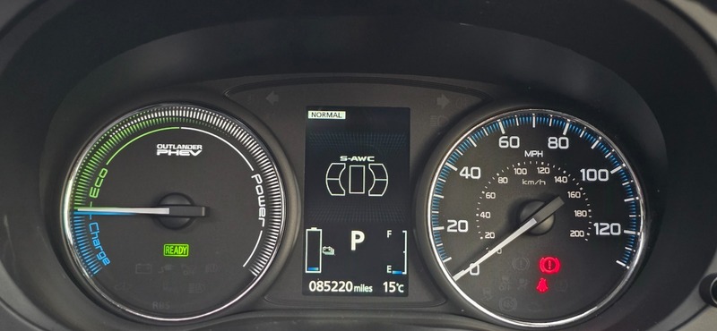 Used Mitsubishi Outlander 2015 for sale - 76224161: Photo 29