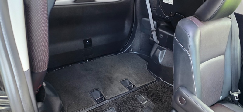 Used Toyota Noah 2014 for sale - 76784652: Photo 24