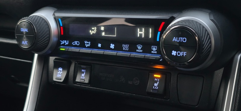 Used Toyota RAV4 2019 for sale - 76346158: Photo 40