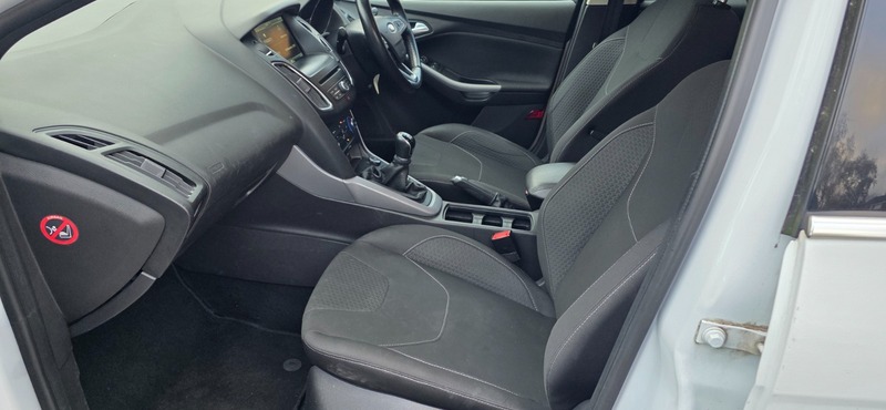 Used Ford Focus 2015 for sale - 76712236: Photo 16