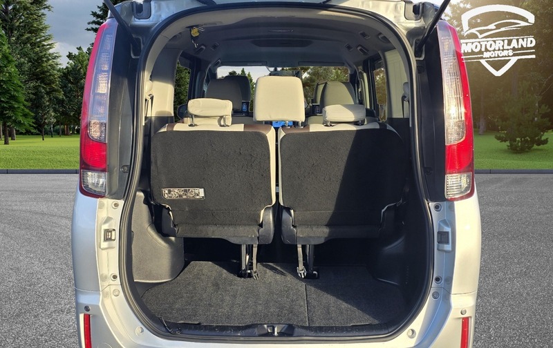 Used Toyota Noah 2014 for sale - 77162083: Photo 25