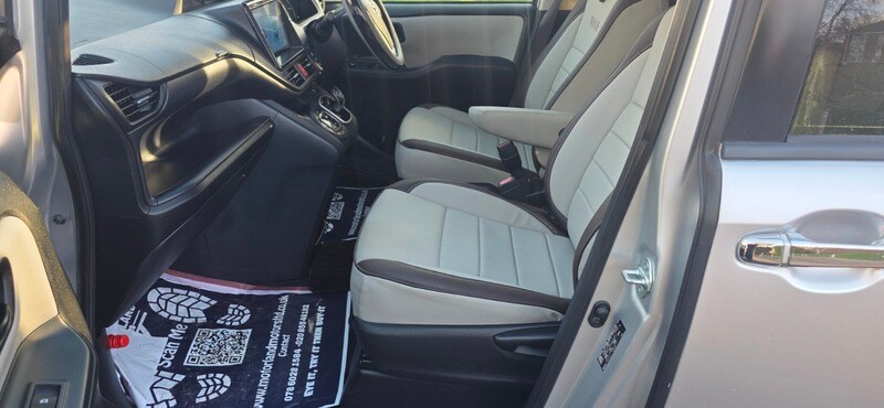 Used Toyota Noah 2014 for sale - 77162083: Photo 29