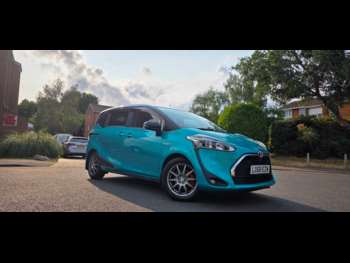 Used Toyota Sienta 2018 for sale - 74858117: Photo