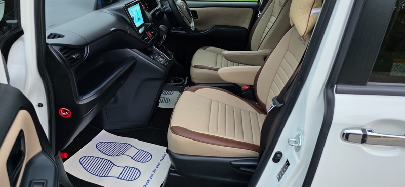 Used Toyota Noah 2014 for sale - 76570751: Photo 28