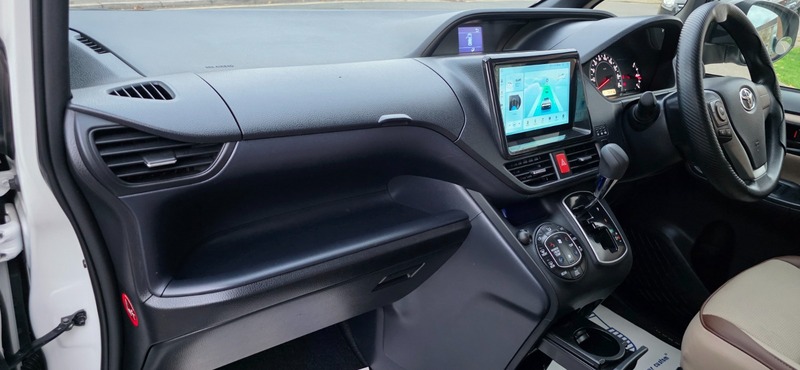 Used Toyota Noah 2014 for sale - 76570751: Photo 30