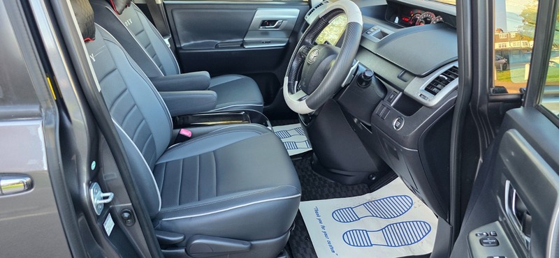 Used Toyota Voxy 2012 for sale - 75974776: Photo 15