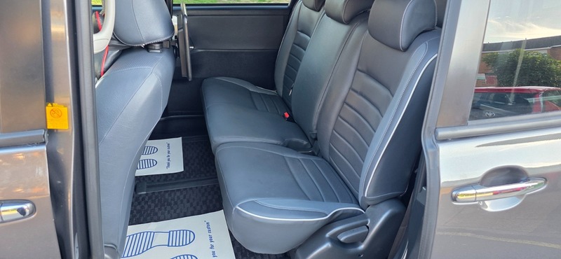 Used Toyota Voxy 2012 for sale - 75974776: Photo 21