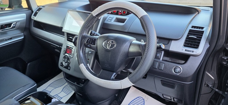 Used Toyota Voxy 2012 for sale - 75974776: Photo 24
