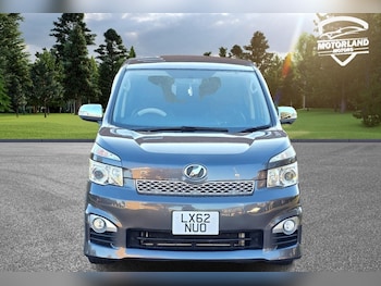 Used Toyota Voxy 2012 for sale - 75974776: Photo