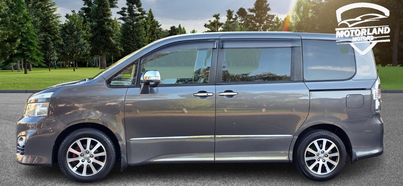 Used Toyota Voxy 2012 for sale - 75974776: Photo 6