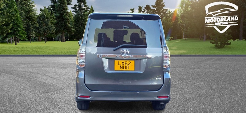 Used Toyota Voxy 2012 for sale - 75974776: Photo 8