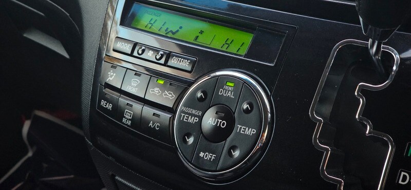 Used Toyota Estima 2014 for sale - 77162098: Photo 47