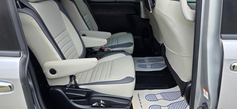 Used Toyota Voxy 2014 for sale - 76570762: Photo 18