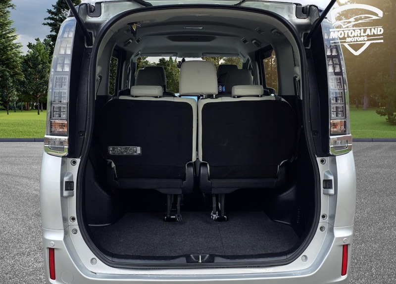 Used Toyota Voxy 2014 for sale - 76570762: Photo 23