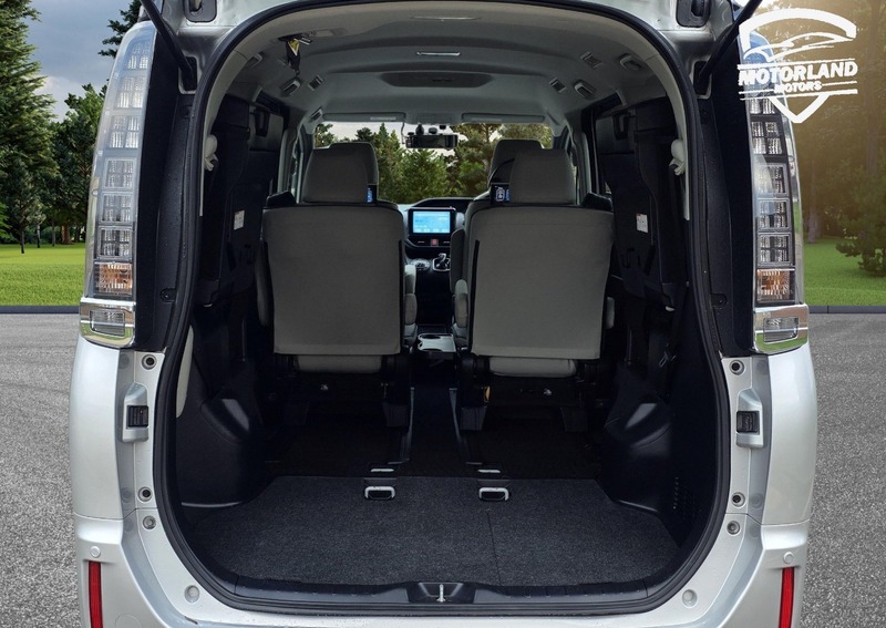 Used Toyota Voxy 2014 for sale - 76570762: Photo 24