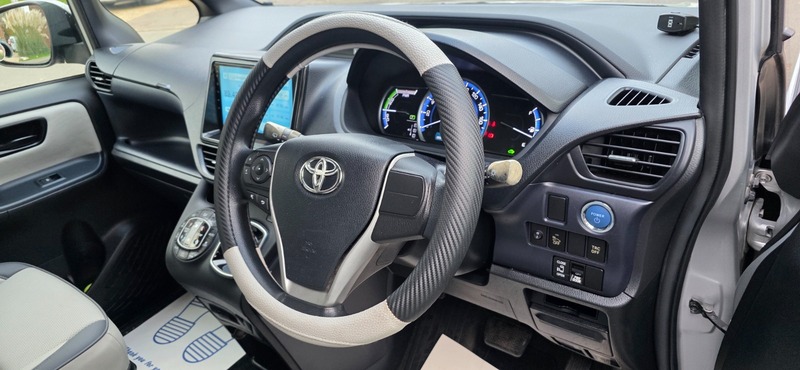 Used Toyota Voxy 2014 for sale - 76570762: Photo 31