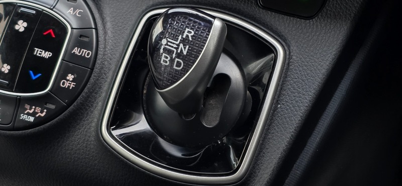 Used Toyota Voxy 2014 for sale - 76570762: Photo 48