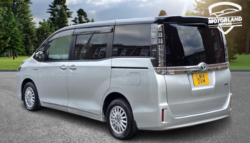 Used Toyota Voxy 2014 for sale - 76570762: Photo 6