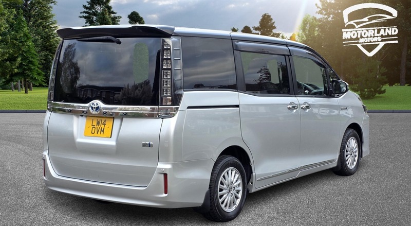 Used Toyota Voxy 2014 for sale - 76570762: Photo 8