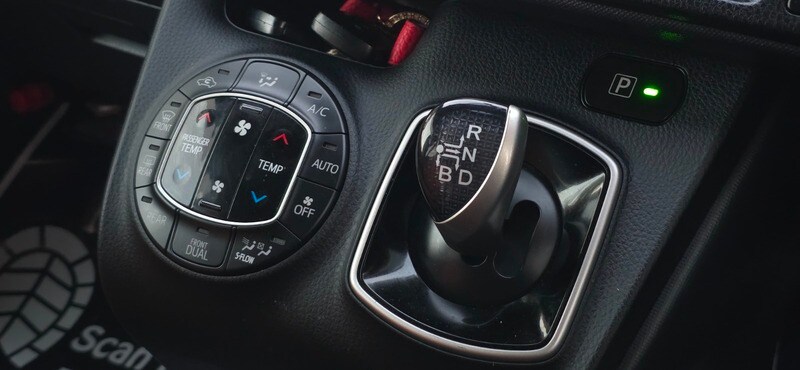 Used Toyota Noah 2014 for sale - 76784630: Photo 45