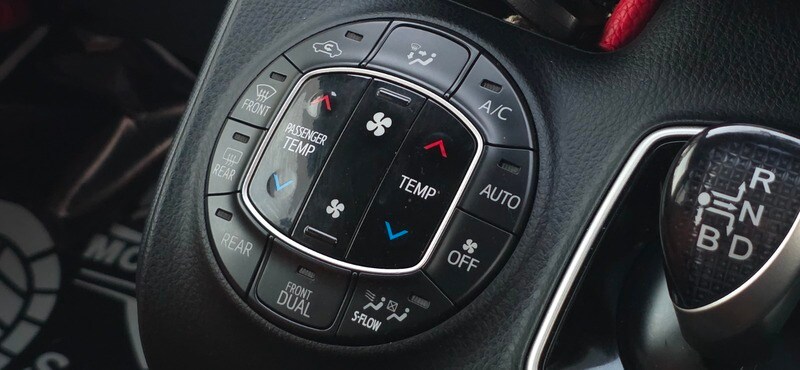 Used Toyota Noah 2014 for sale - 76784630: Photo 46