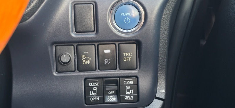 Used Toyota Noah 2014 for sale - 76784630: Photo 47