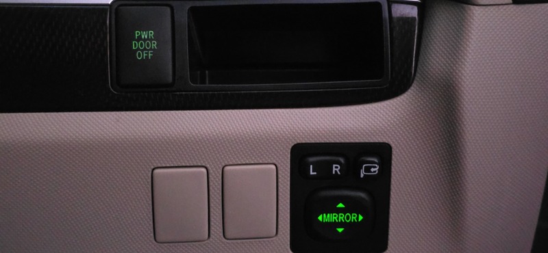 Used Toyota Estima 2014 for sale - 76313350: Photo 45